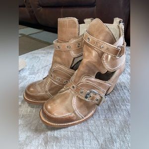 Freebird size 10 sonoma